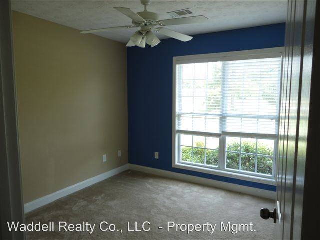 201 Lee Rd - Photo 3 of 12