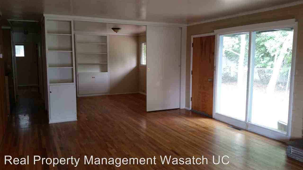 11 E 2050 N St - Photo 2 of 9