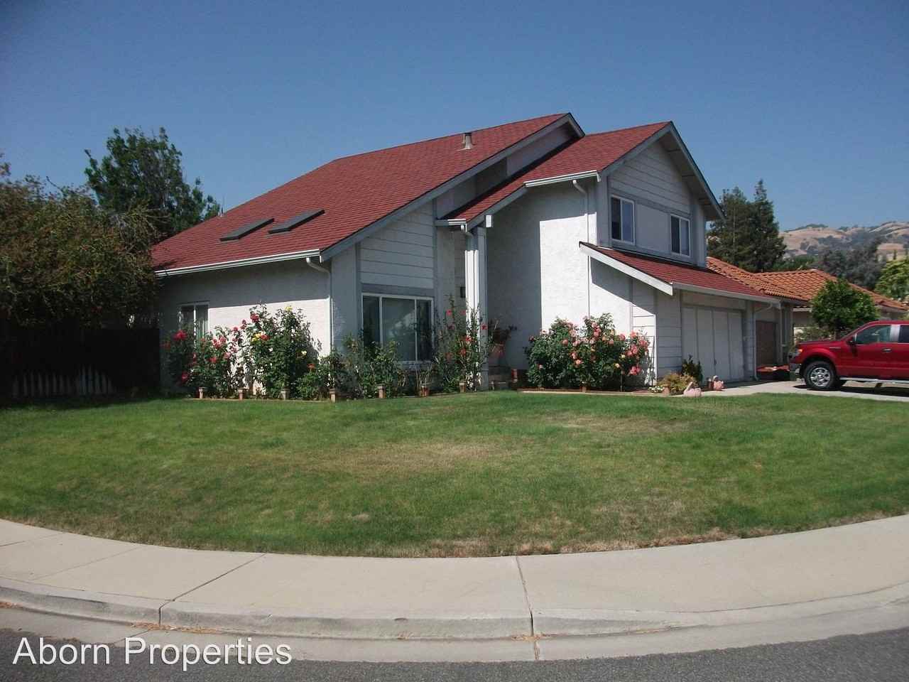 3105 Vermilion Ct - Photo 3 of 20