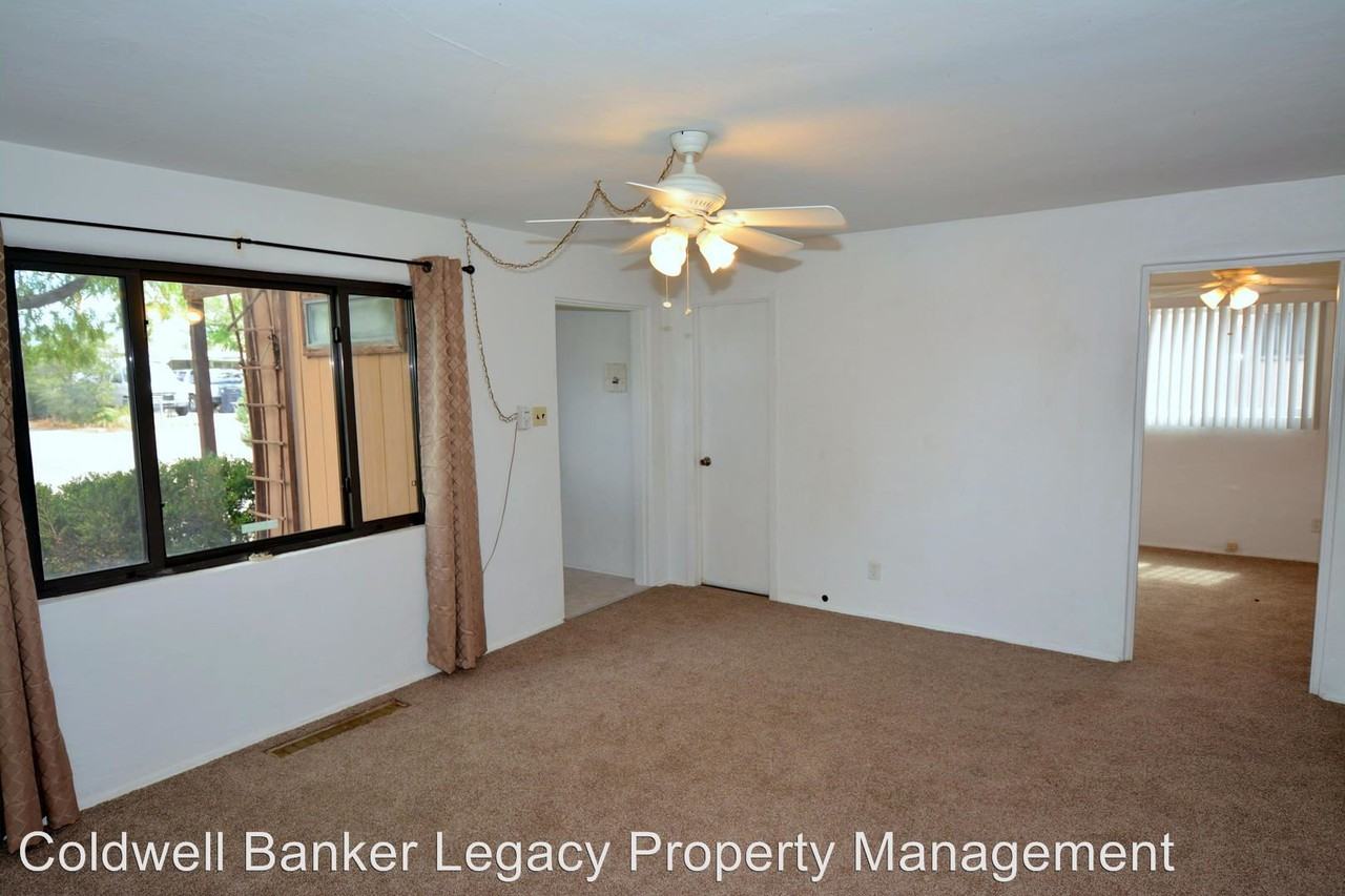 8926 Aztec Rd NE - Photo 3 of 18