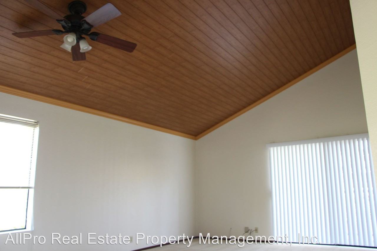 2438 St Helena Dr - Photo 2 of 7