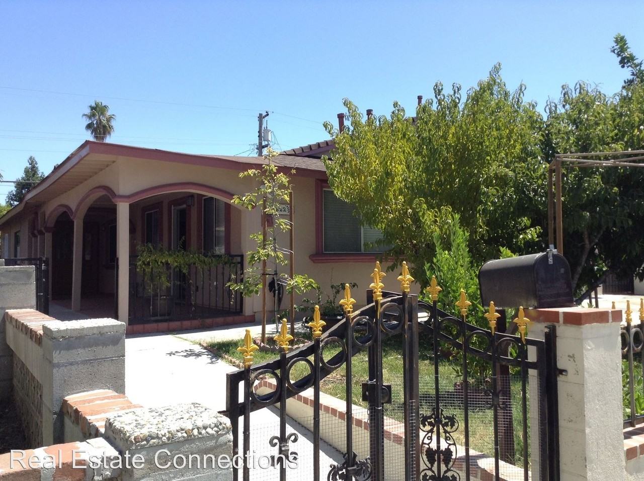 2622 Aida Ave - Photo 2 of 17