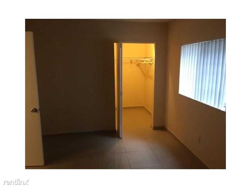 3630 N 56th Ave - Photo 3 of 6