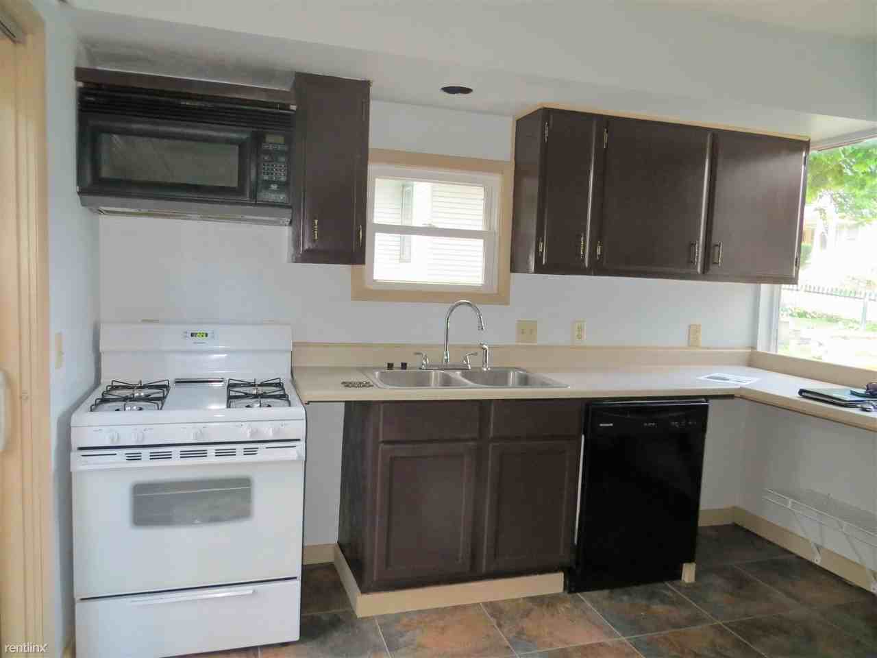 1225 Ogden Ave - Photo 2 of 10