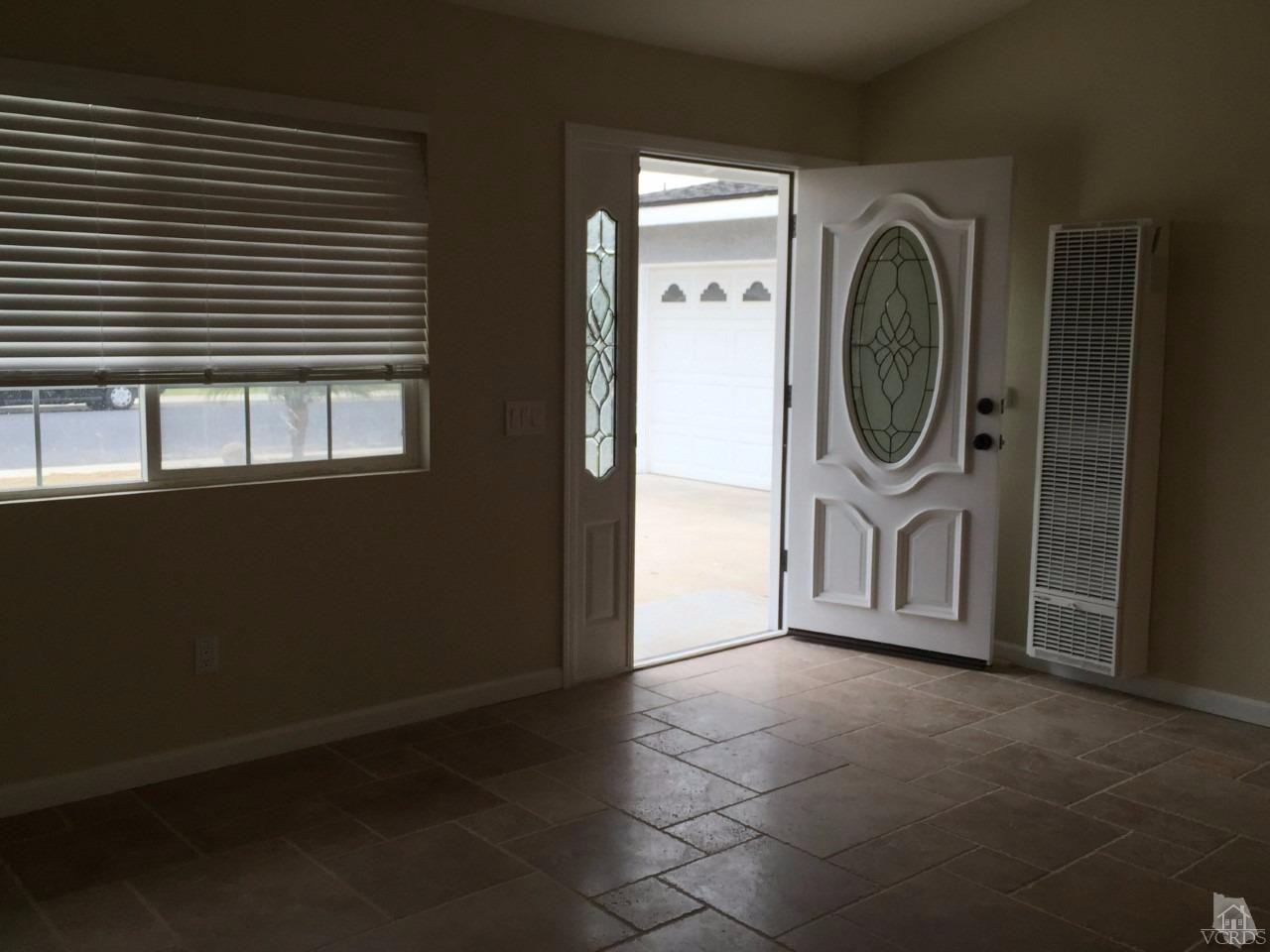 1421 Tehama St - Photo 2 of 24