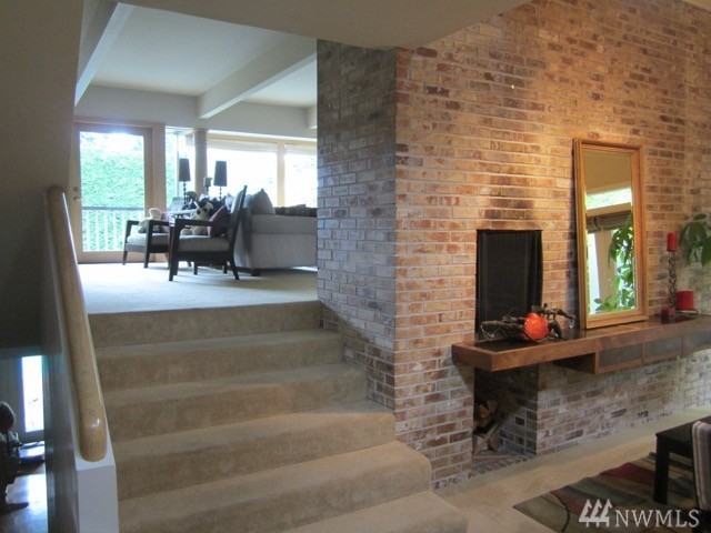 1259 Evergreen Point Rd - Photo 3 of 9