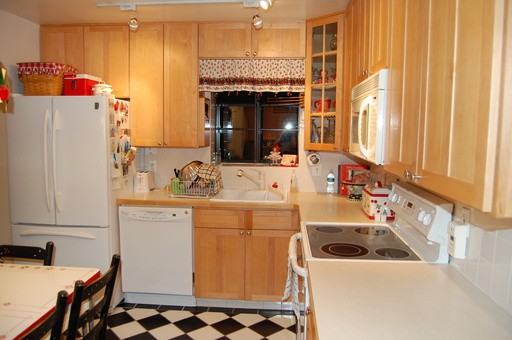 7909 Wellington Rd - Photo 3 of 11