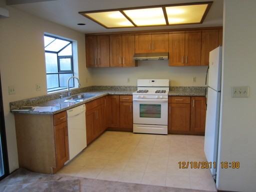 1130 Chen St - Photo 2 of 5