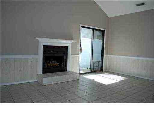 1739 River Front Dr - Photo 3 of 4