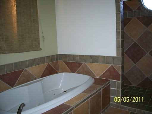 923 N Old Farms Rd - Photo 3 of 8