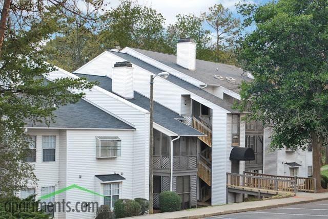 The Hedges Apartments - Photo 2 of 7