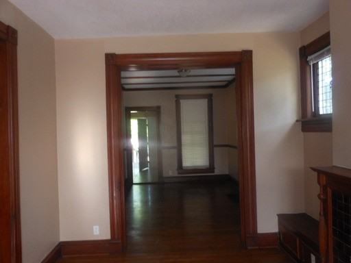 428 Jackson Ave - Photo 2 of 10