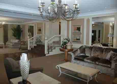 London House - Photo 3 of 6