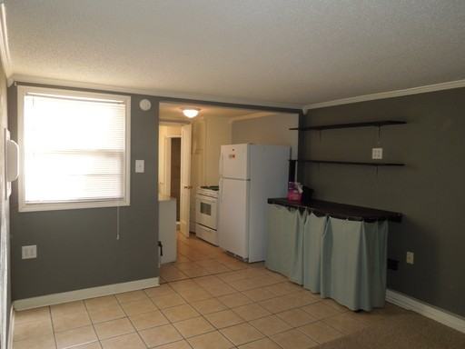 3213 30th St - Photo 2 of 6