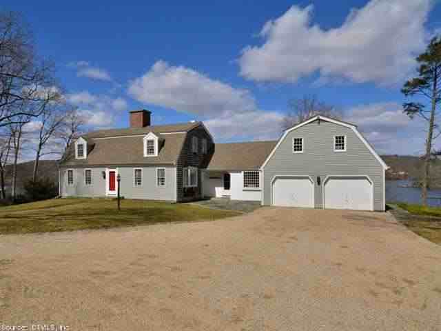 111 Cove Rd - Photo 2 of 5