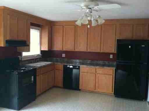 2222 Brightmoor Ct - Photo 2 of 8