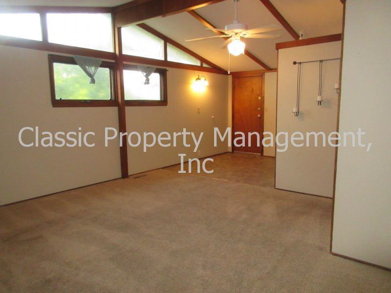 8615 N Main St - Photo 2 of 9