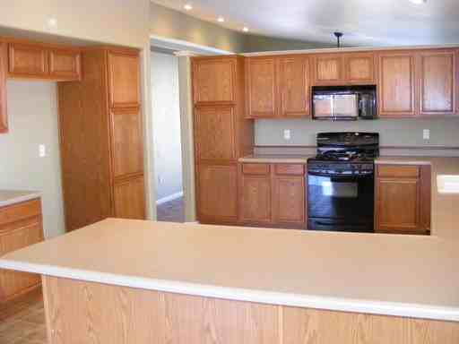 18318 Dustin Ct - Photo 3 of 10