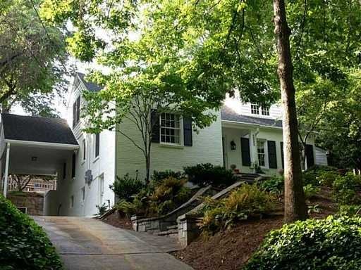 222 Camden Rd NE - Photo 2 of 21