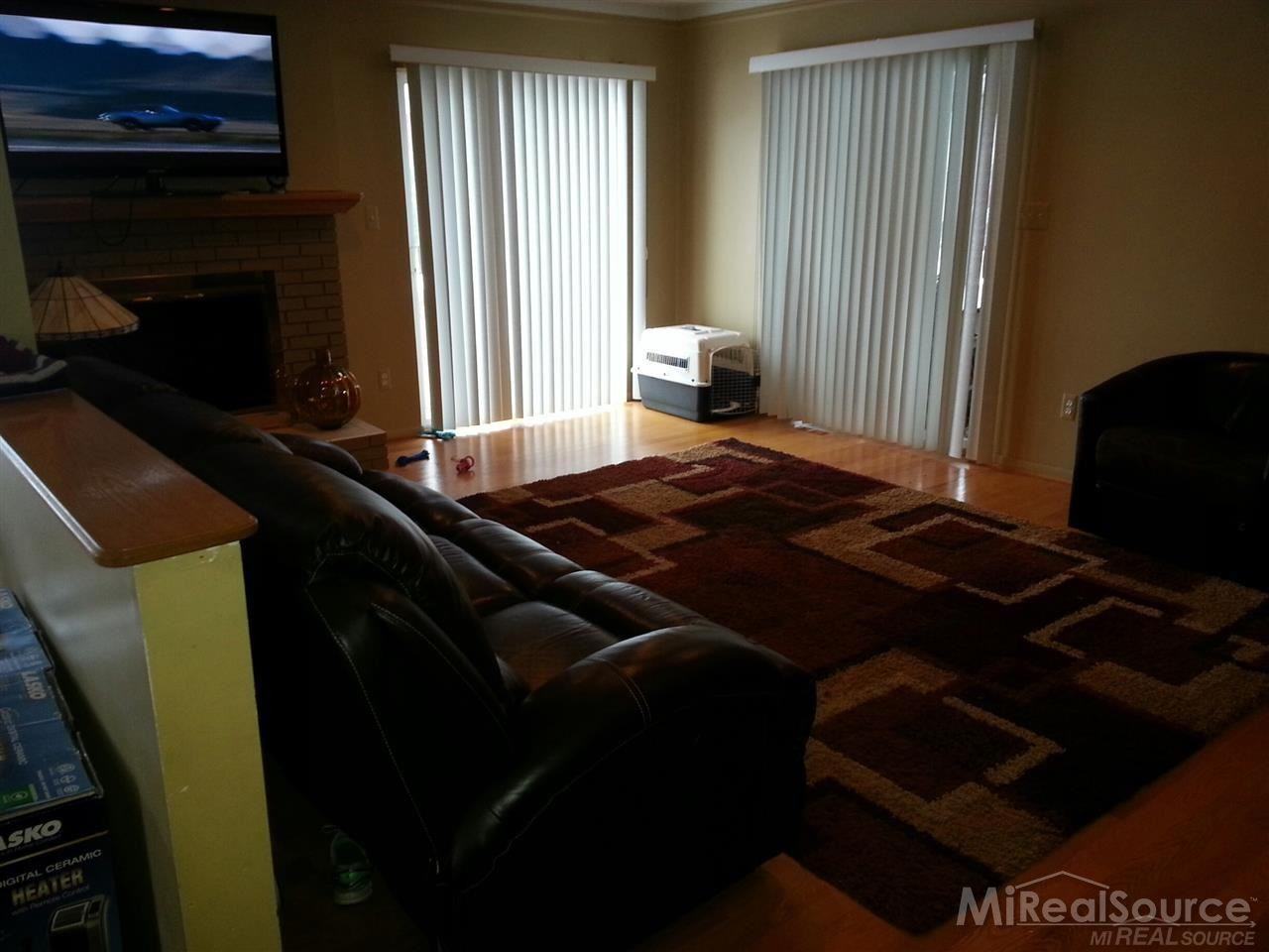 47900 Harbor Dr - Photo 2 of 12