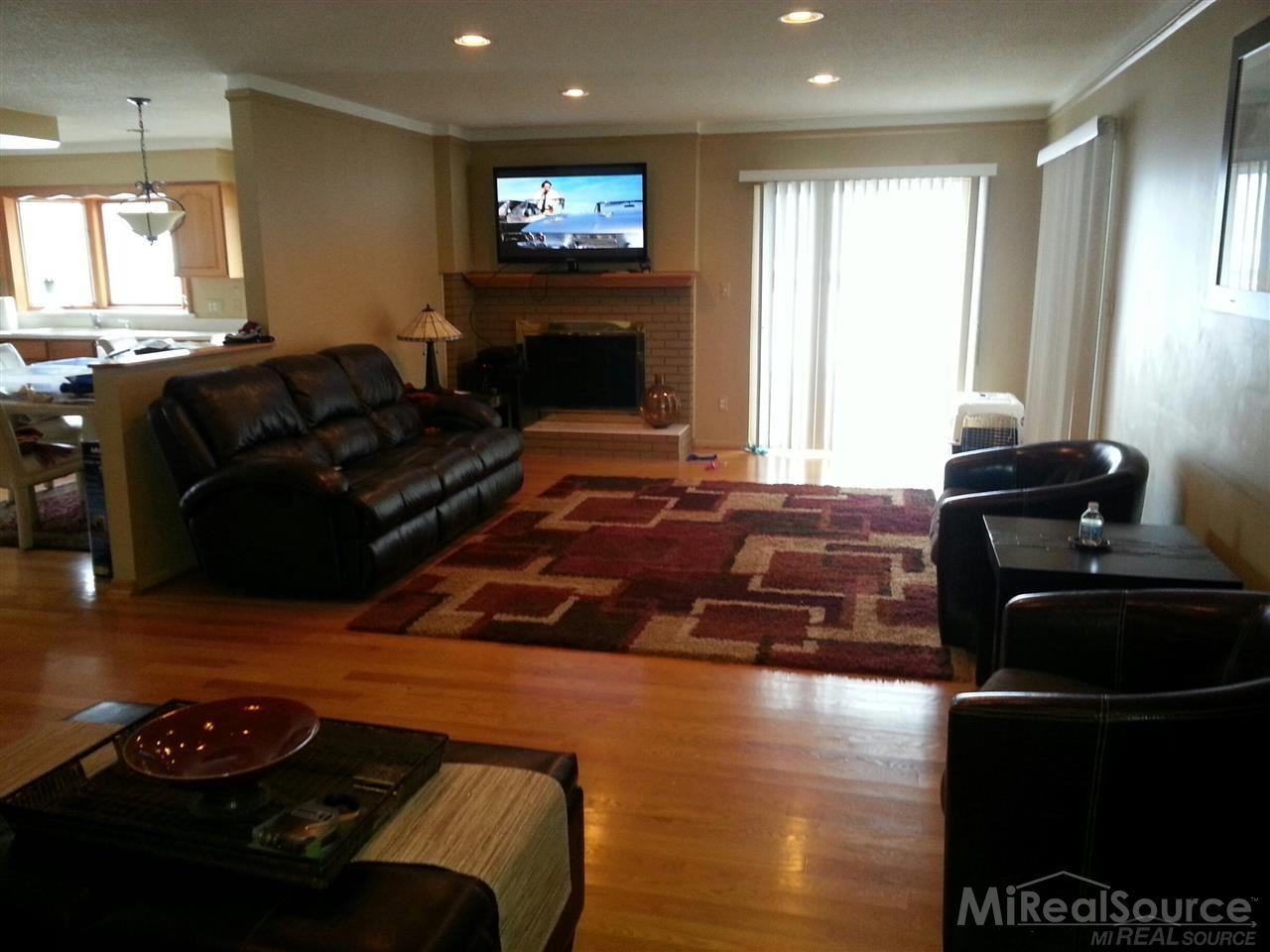 47900 Harbor Dr - Photo 3 of 12