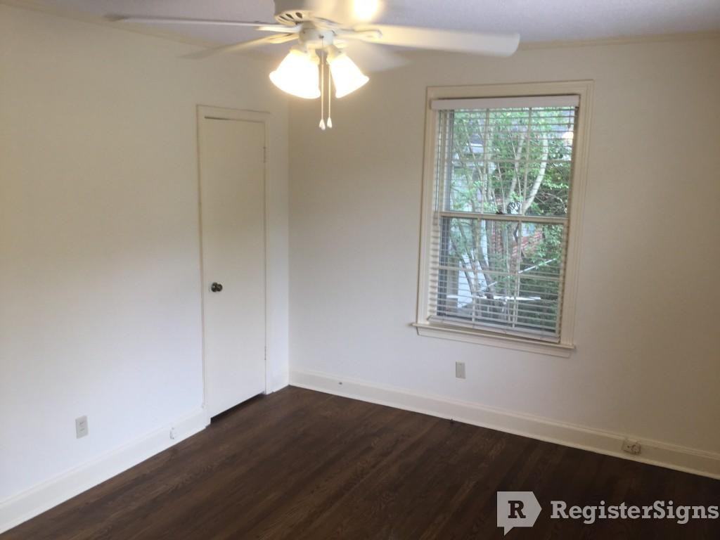 306 Eastland Dr - Photo 3 of 13