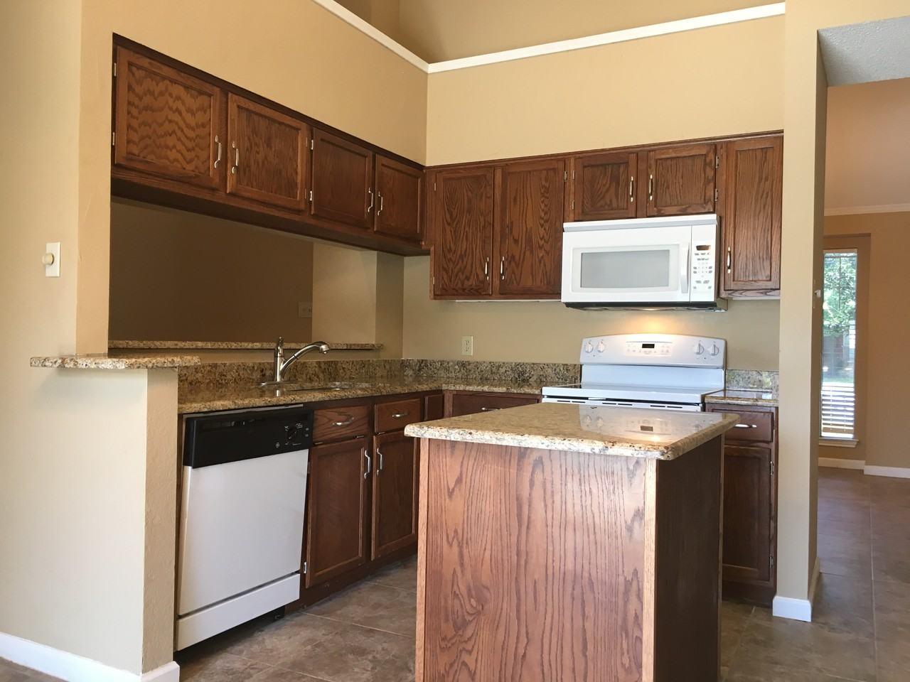 3209 Auburn Dr - Photo 3 of 21