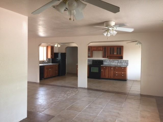 5423 E Fairmont Pl - Photo 2 of 14