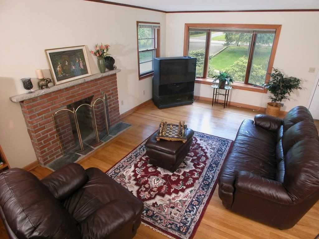 87 Highview Ave - Photo 2 of 10