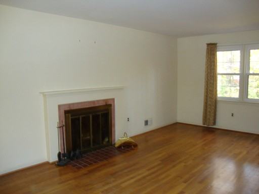 5025 Linette Ln - Photo 2 of 7