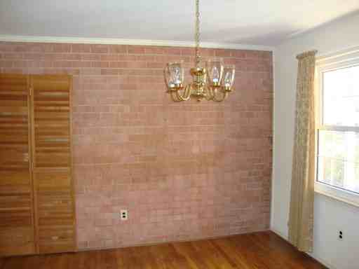 5025 Linette Ln - Photo 3 of 7