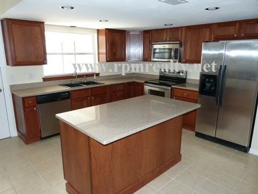304 Broadview Ave - Photo 2 of 14