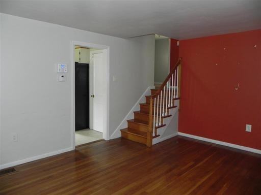 741 Carl St - Photo 3 of 11