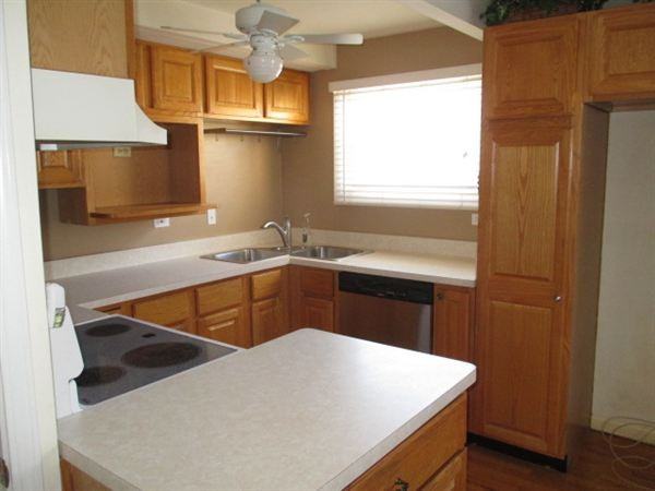 438 Golf Rd - Photo 3 of 8