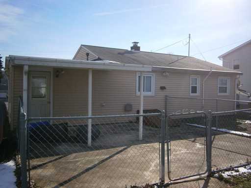 250 Rosedale Dr - Photo 2 of 8
