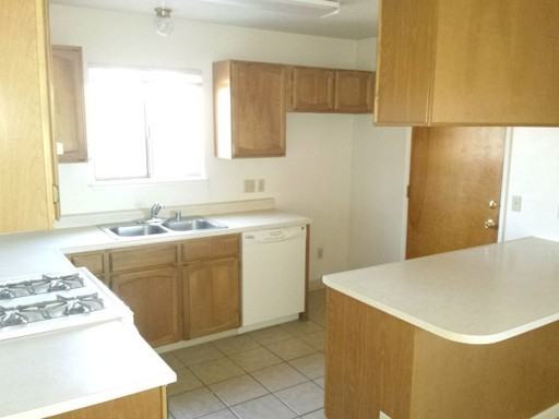 1476 Mariposa Ct - Photo 3 of 13