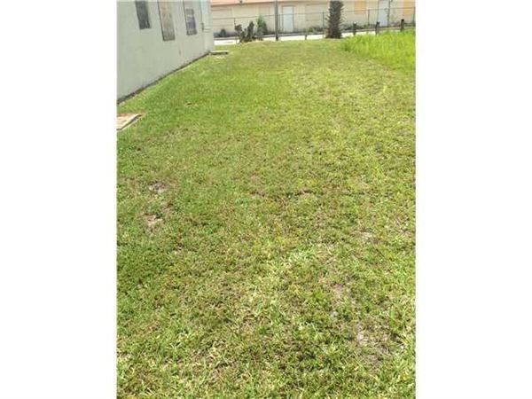 1533 W 28th St - Photo 3 of 5