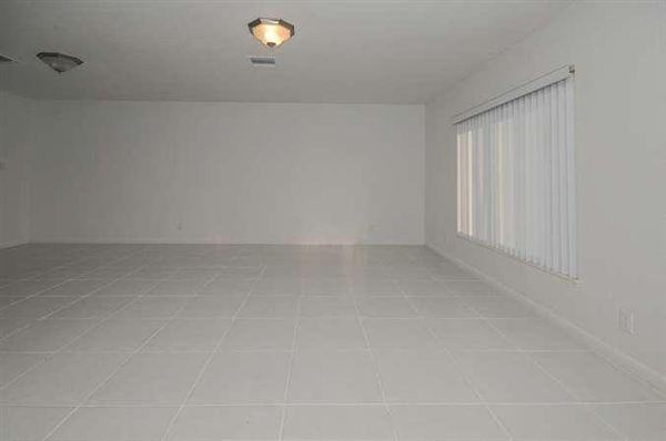 6187 Oak Royal Dr - Photo 2 of 6