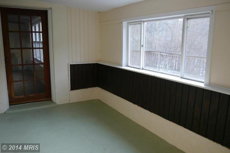 4033 Osborn Rd - Photo 3 of 17