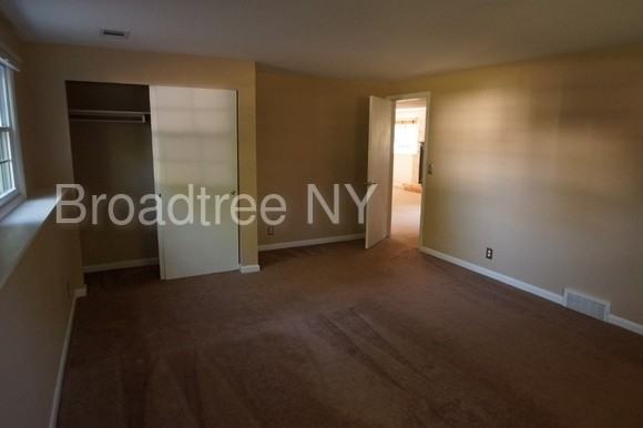 8 Vantage Dr - Photo 2 of 13