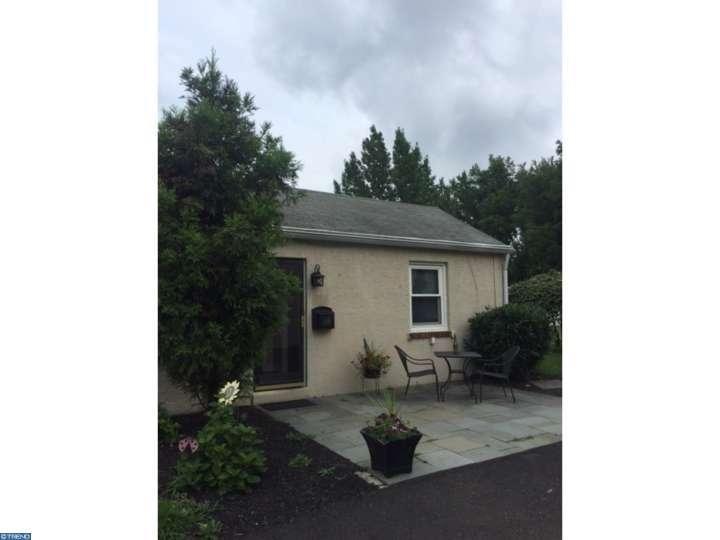 105 S 10th St - Photo 2 of 12