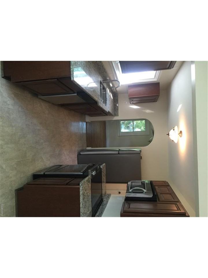 450 Elkinford - Photo 2 of 7