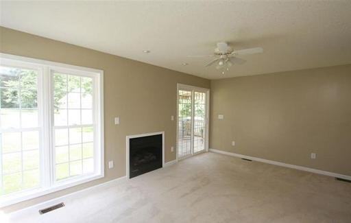 764 Glenview Dr - Photo 2 of 18