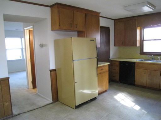 1229 Pond St #1229 - Photo 3 of 6