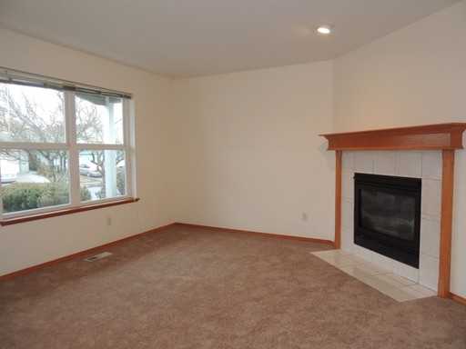 2388 SE Kane Ave - Photo 2 of 14