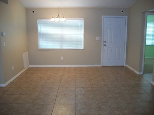 2464 Wolf Creek Dr - Photo 2 of 15