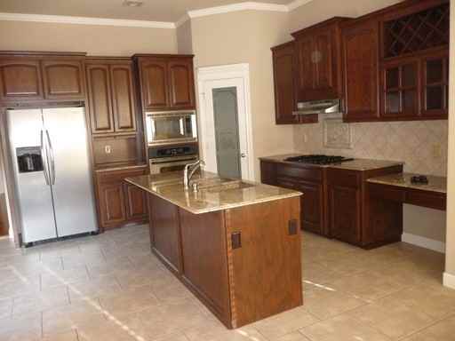 4108 N Oak Ave - Photo 2 of 21