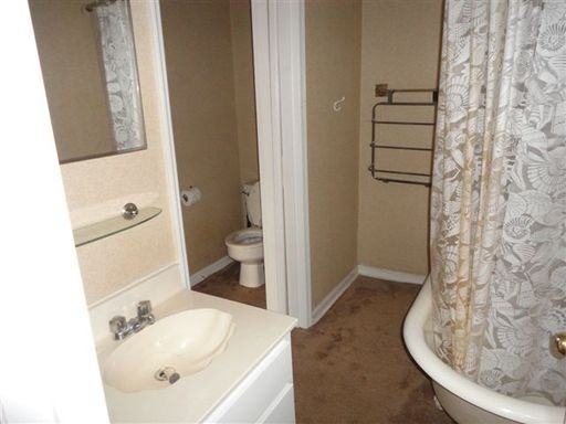 824 3rd Ave - Photo 3 of 7