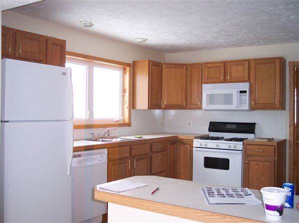 905 E Summit St - Photo 3 of 20