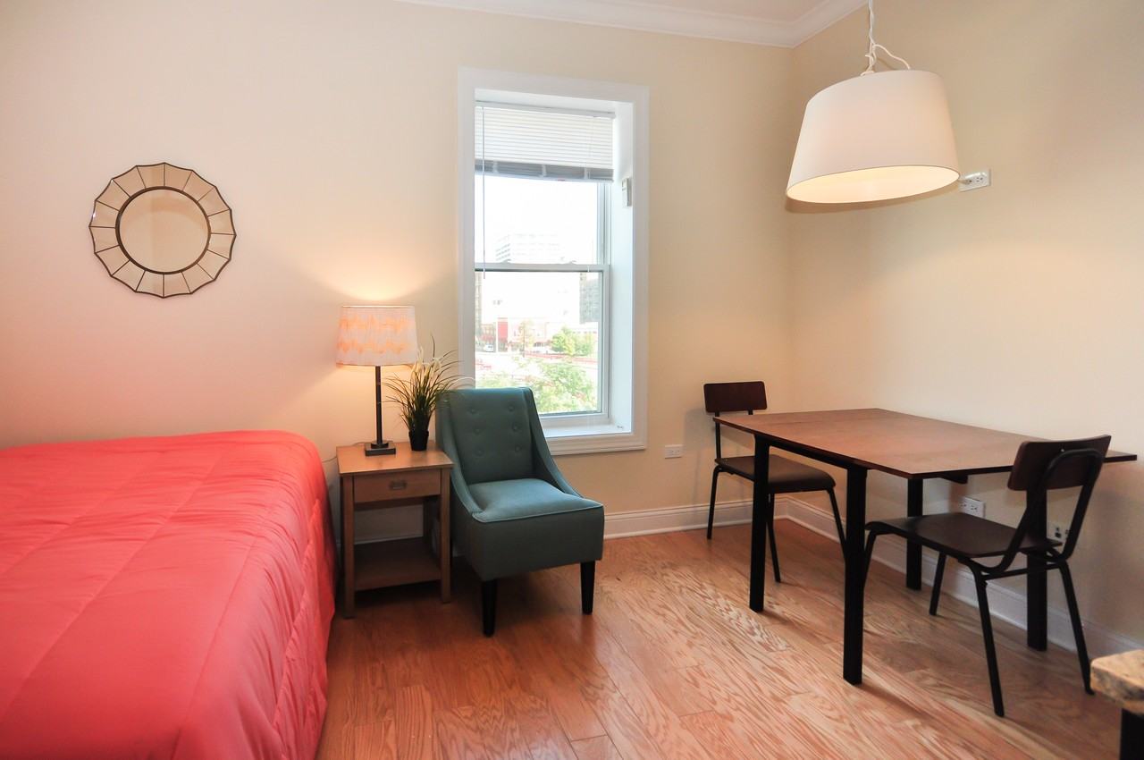 768 West Jackson Boulevard #303